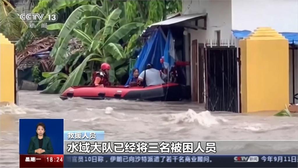 中國廣西、海南暴雨！公車乘客爬窗逃生　陝西商家連人帶車遭沖走