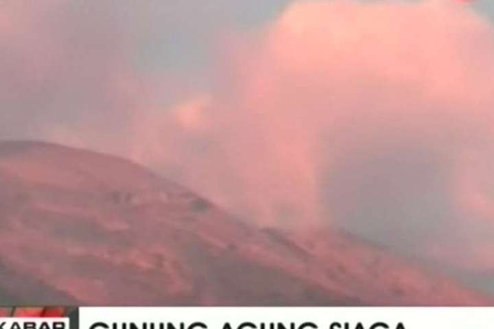 峇里島阿貢火山蠢動 緊急疏散數千居民
