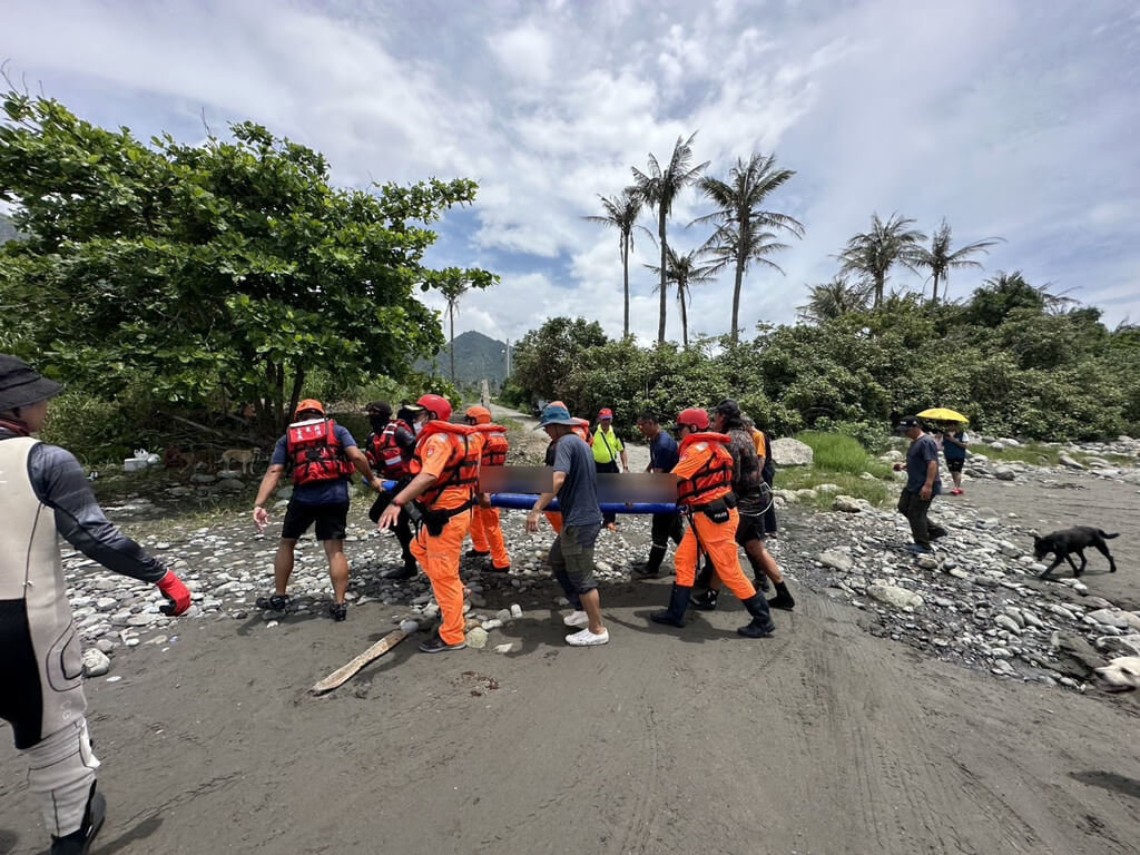 台東都歷海灘溺水高中生尋獲　家屬及學校師生悲慟