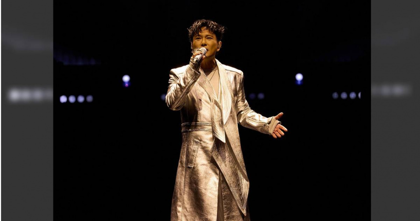 粉絲演唱會浪漫求婚 張信哲化身邱比特起鬨:親一個