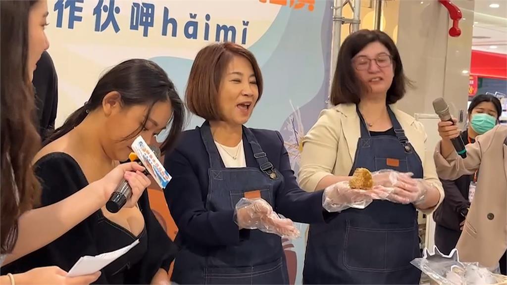 母親節前夕推廣水產　周春米化身一日店長「親手做飯糰」