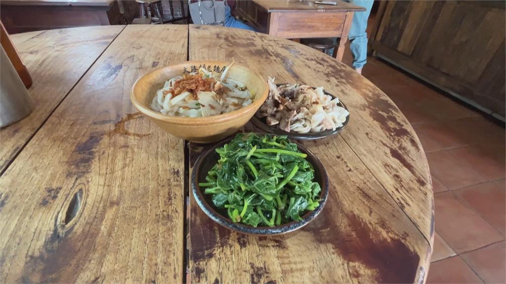 盼留住古早味！ 屏東60年麵店堅持爐灶燒柴煮麵