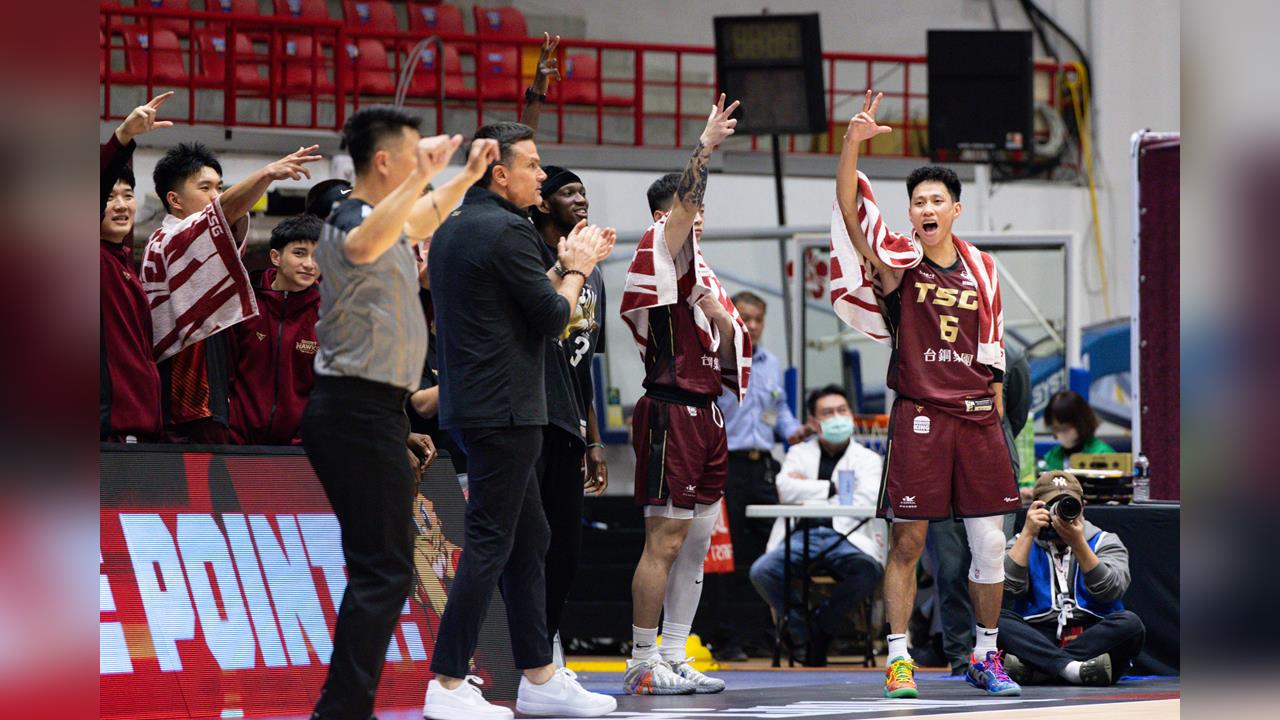 PLG(影)／獵鷹主場狂砍19顆三分球！終結領航猿開季11連勝聯盟紀錄