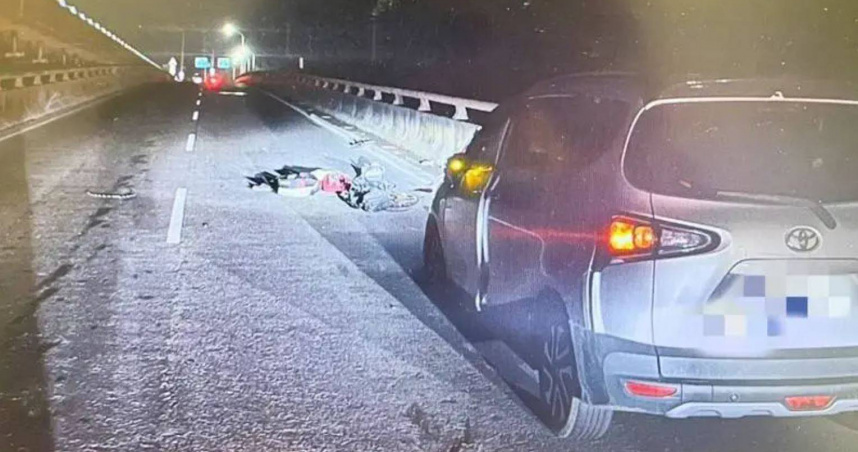 台61線南下草漯入口死亡車禍！老翁騎單車誤闖遭撞　家屬淚尋行車紀錄求還原真相