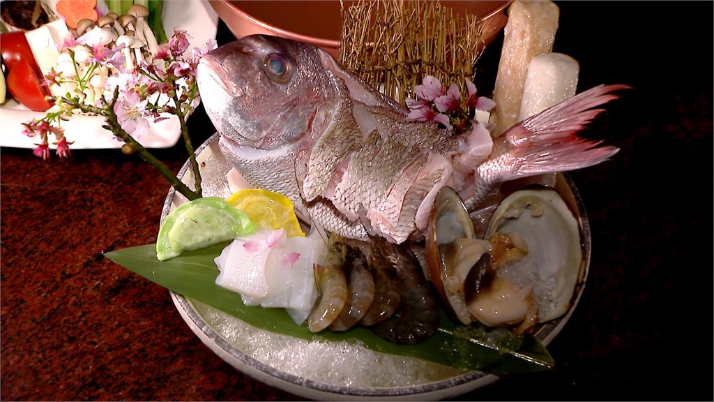春櫻花火鍋「一鍋兩吃」　粉嫩魚肉口感細緻鮮甜