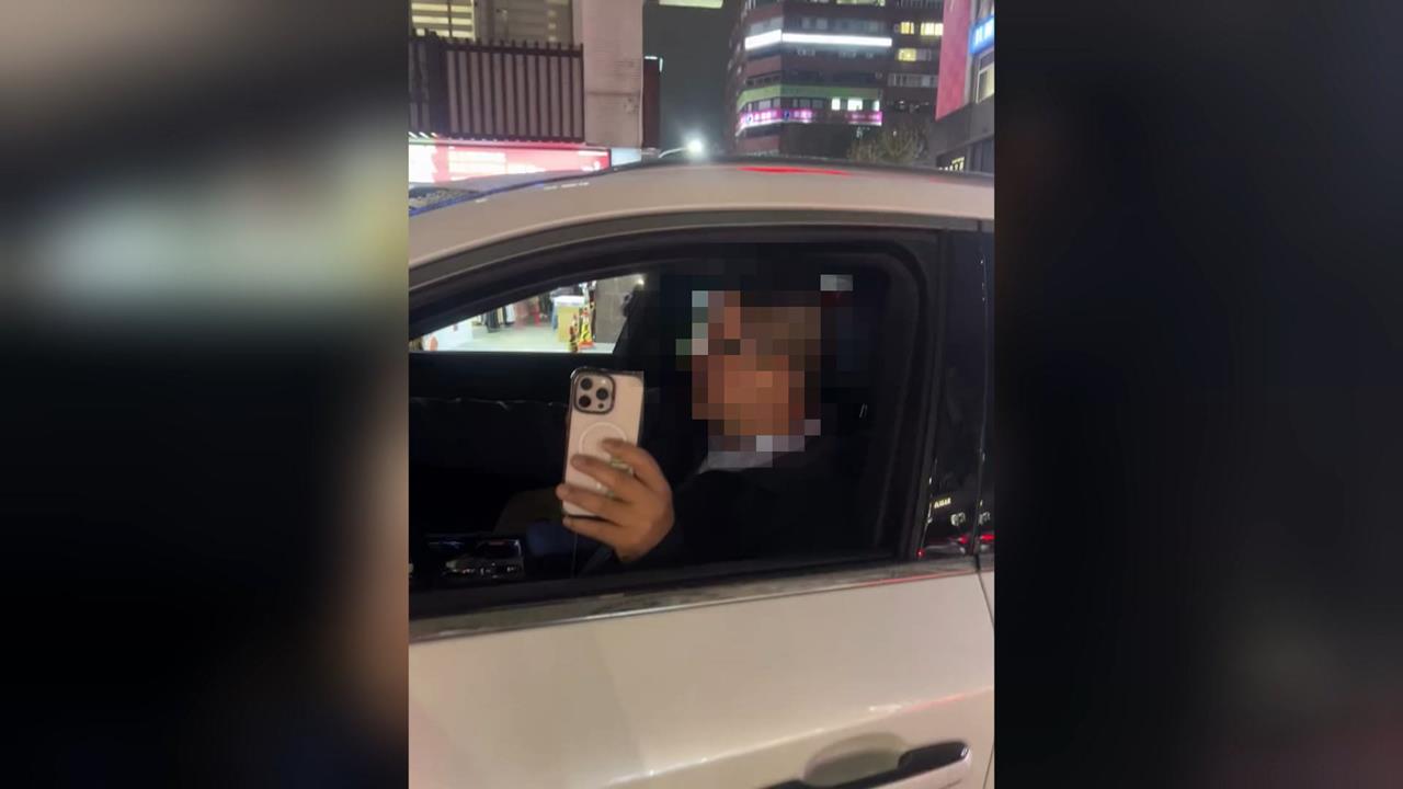 擋住車道嗆「我是銀行VVIP」 網友幫統計違規項目