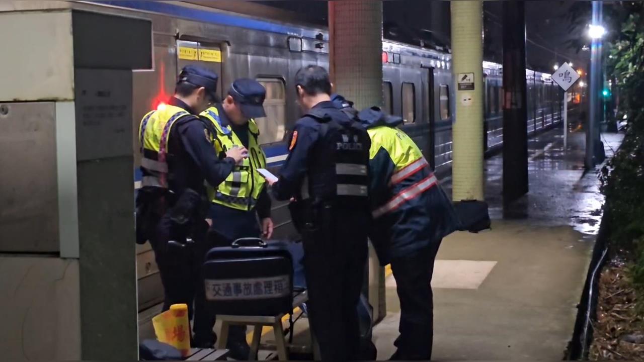 快新聞／疑撿拾物品惹禍！台鐵暖暖站一男子遭區間車撞擊身亡