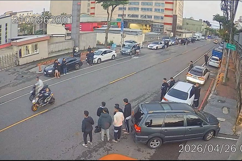 封街飆車「燒胎」競飇擾鄰　桃檢起訴18人沒收機車