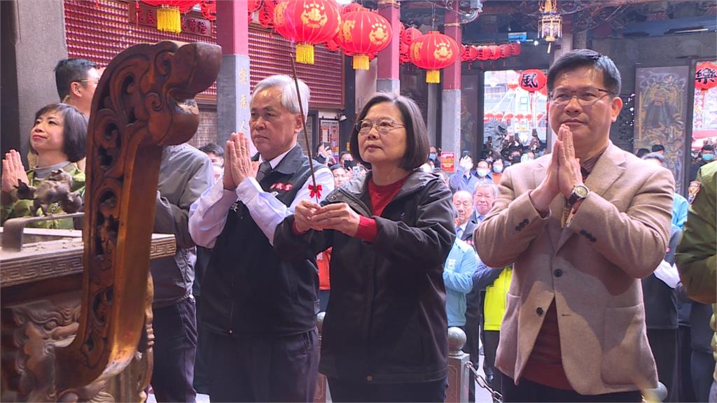 初四走春壓軸站！蔡英文參香旱溪媽祖還願發福袋