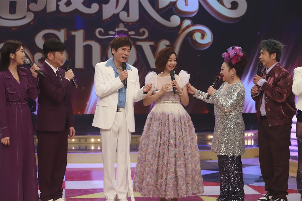 《超級冰冰Show》世界台語歌王洪榮宏與愛妻張瀞云甜蜜合唱！當年婉拒邀約被砍四刀