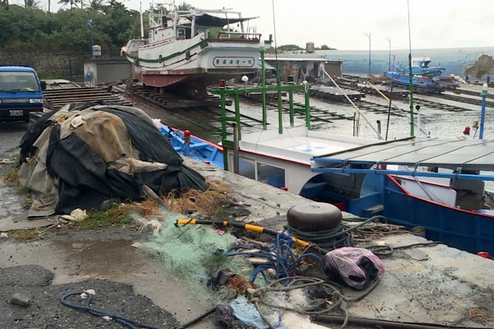 廢棄流刺網堆滿港口 漁民盼政府幫處理