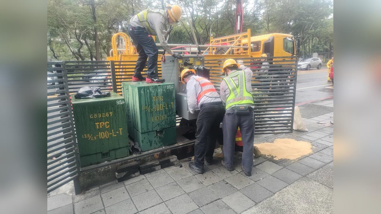 快新聞／高雄三民區「這原因」釀2732戶停電　台電派員急搶修