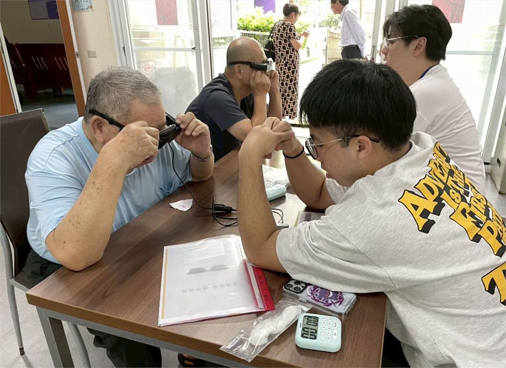 北榮「AI智慧眼鏡」助日常大腦練習   還可5分鐘測失智風險