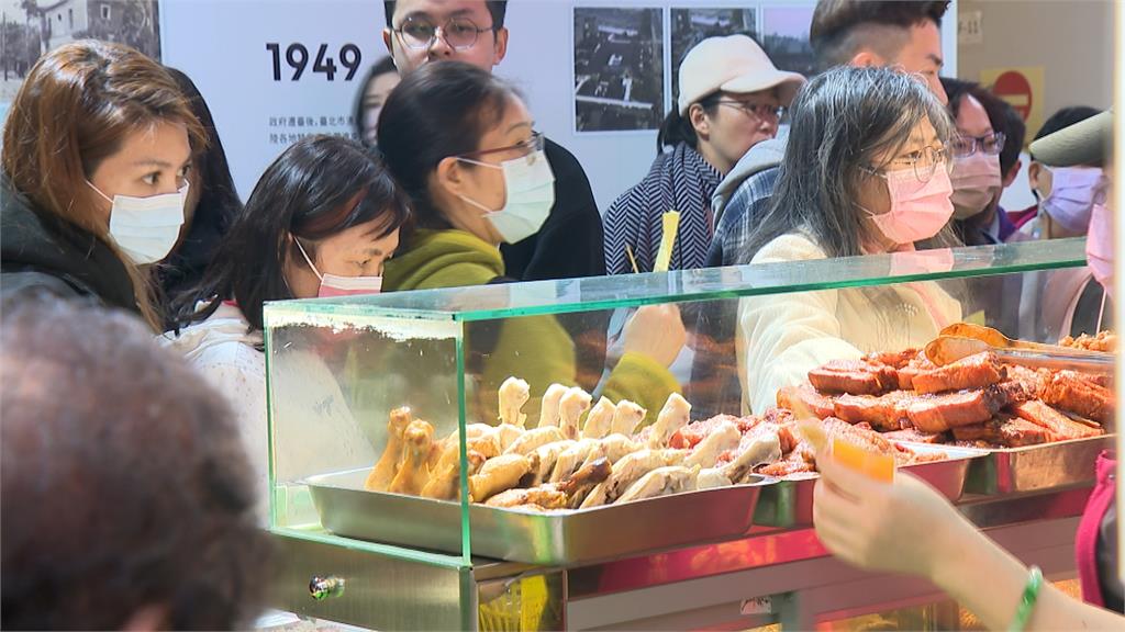 年假首日南門市場人潮爆！　熟食攤連營業14小時忙翻