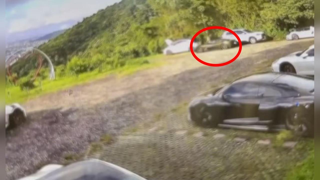 快新聞／手剎車沒拉？租千萬跑車墜北宜山谷　驚悚畫面曝
