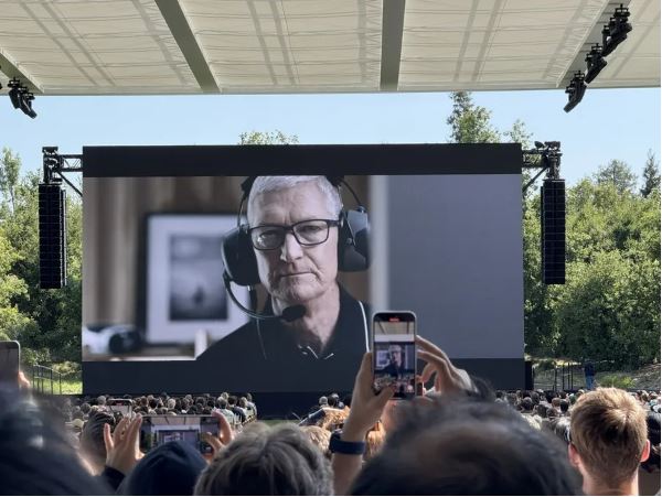 Siri AI 遲到有理?蘋果WWDC沒說的盤算: 手握新底牌 為Siri「打掉重練」爭取時間?