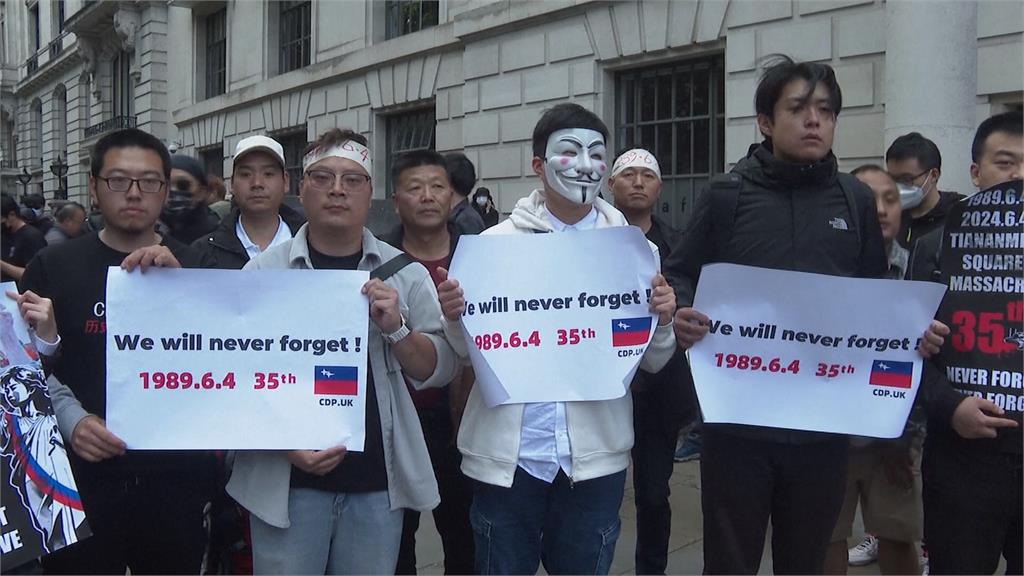 六四事件35週年　德法等9國駐港代表現身維園悼念