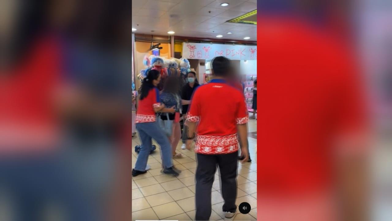 北車又爆衝突! 悍女"借錢不成"朝外籍旅客丟水壺