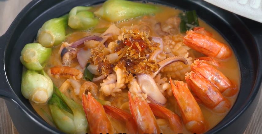 銀鮮蔥開煨麵｜想做點跟平常不一樣的湯麵嗎