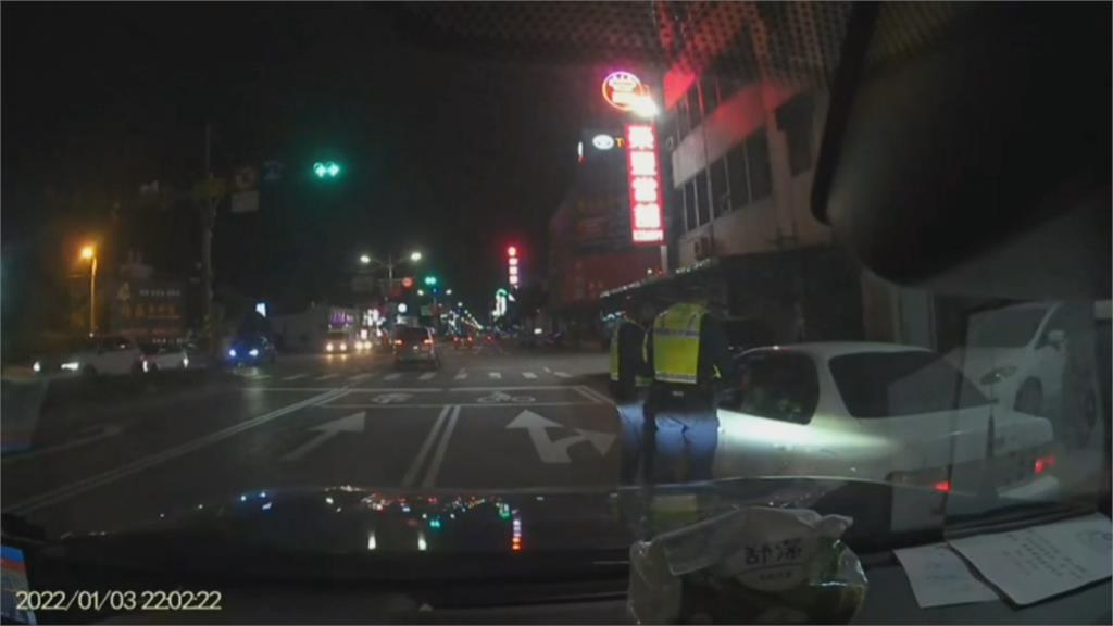 開車飄移被攔查 男子持毒稱「不是他的」