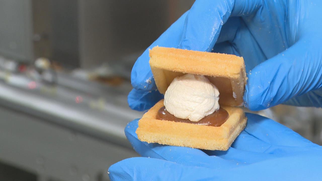 揭密! 夾心餅乾日產量近4萬片 糕餅業二代低潮創業