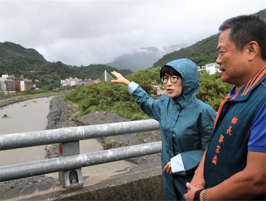 快新聞／杜蘇芮風雨來襲「台東縣長臉書被灌爆」　饒慶鈴回應了