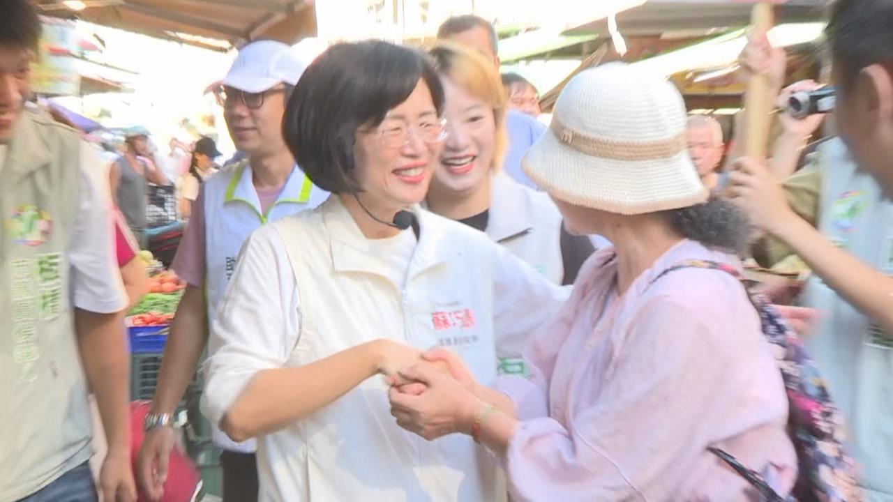 快新聞／氣勢如虹！蘇巧慧板橋掃市場大受歡迎　攤商熱情相迎：一定凍蒜
