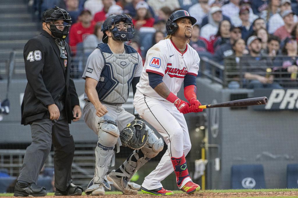 MLB(影)／守護者背靠背全壘打轟垮洋基　巨砲三壘手長打數躍居隊史第2