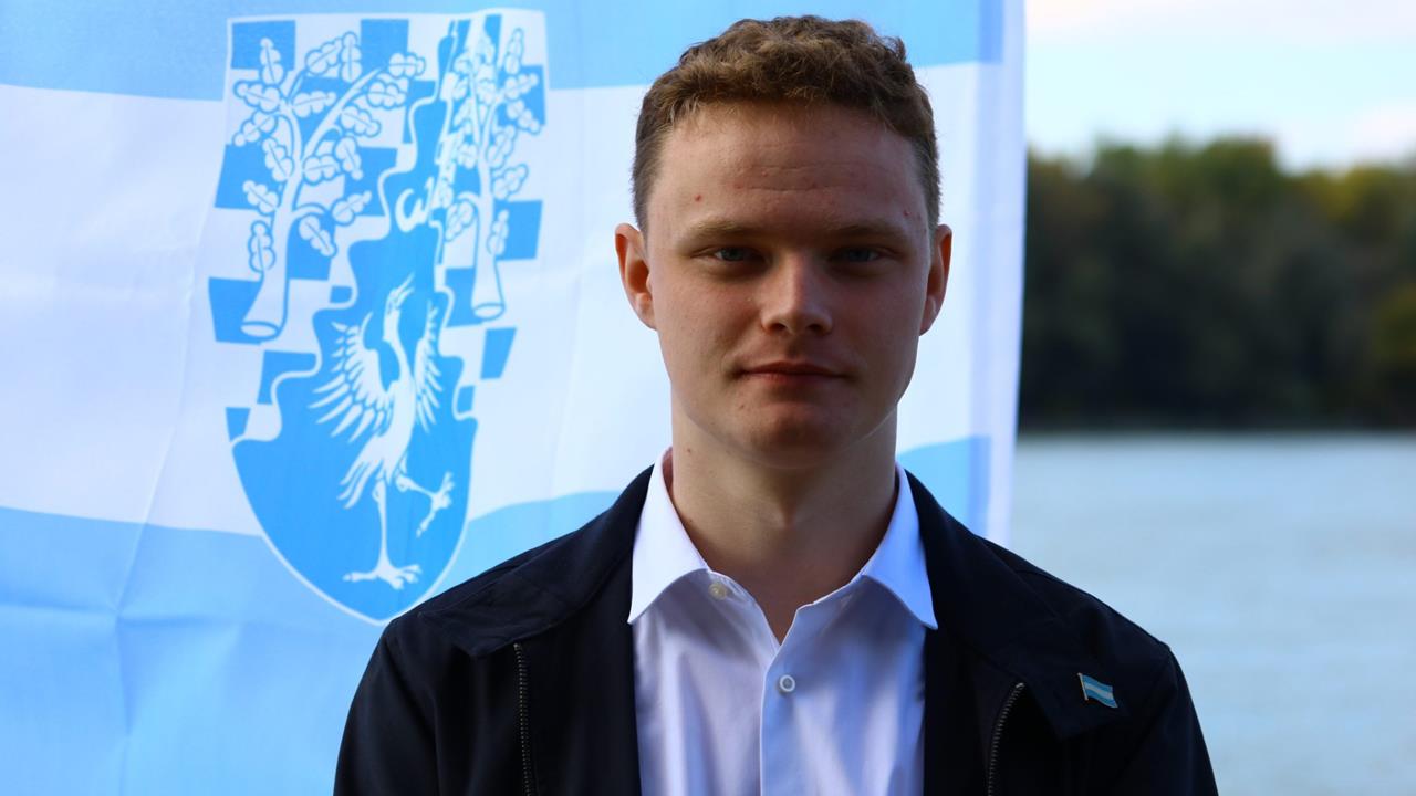 21歲男獨立建國「成最年輕總統」！他擁400公民、持「自製護照」通行夜店