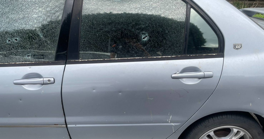 板橋福德宮旁連開23槍 汽車遭打成蜂窩恐怖畫面曝光