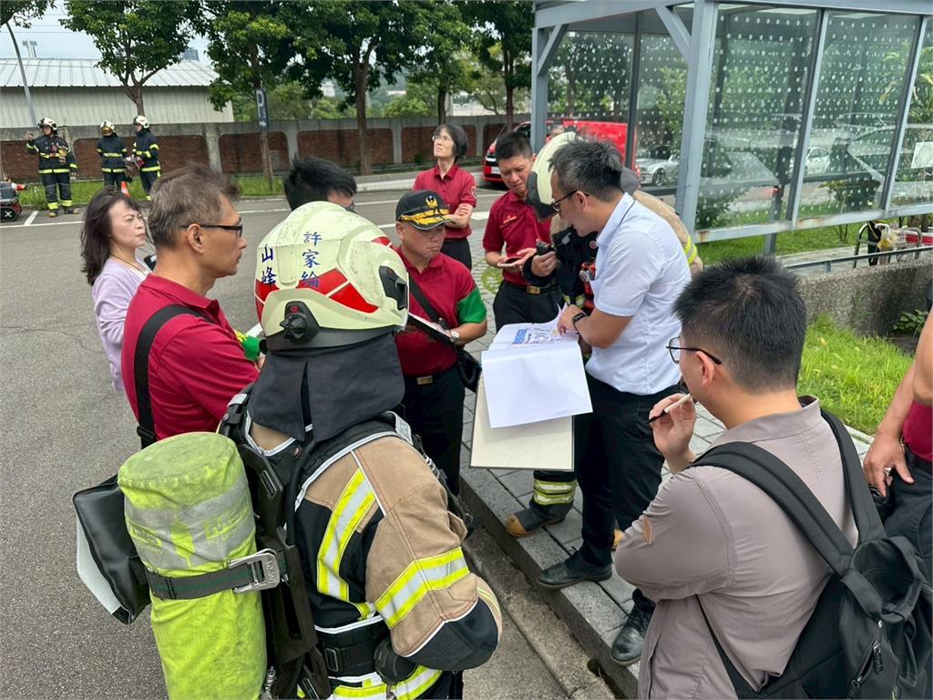桃消山峰分隊舉辦工業區救災演練 出動機器人、空拍機