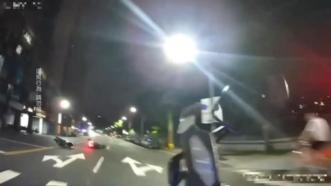 又是毒駕！騎士拒盤查加速逃撞警機車　起獲2顆喪屍煙彈