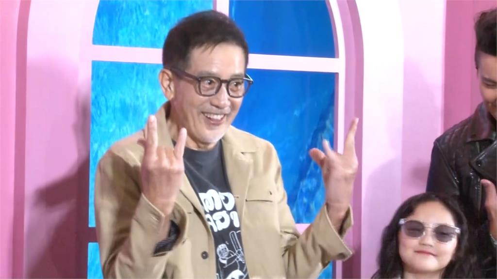 金馬影帝秦漢出席時尚趴! 首度三代同堂偕孫國豪.孫女走秀