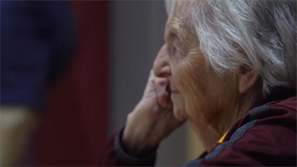 美國大學男籃隊傳奇人物　103歲牧師成選手後盾