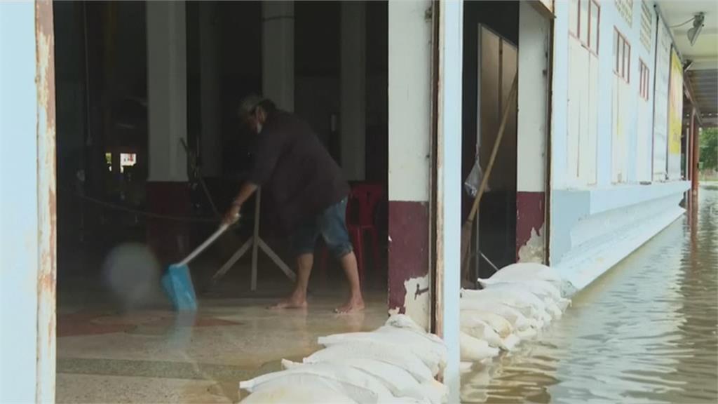 連日大雨水庫洩洪　泰國逾3萬8千戶人家成汪洋