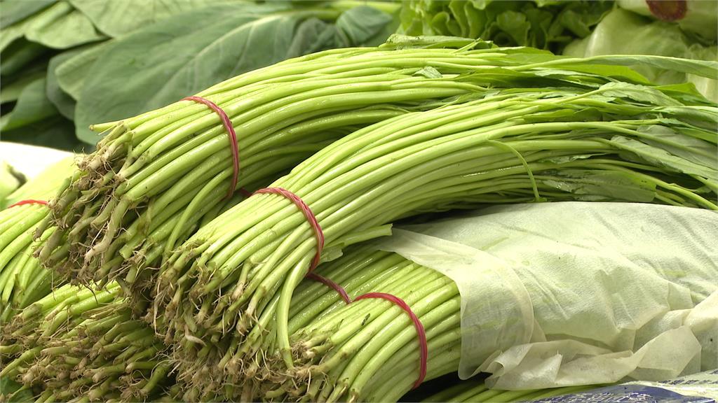 康芮轉強颱逼近！市場一早湧人潮　菜販：貨量充足、僅小漲一成