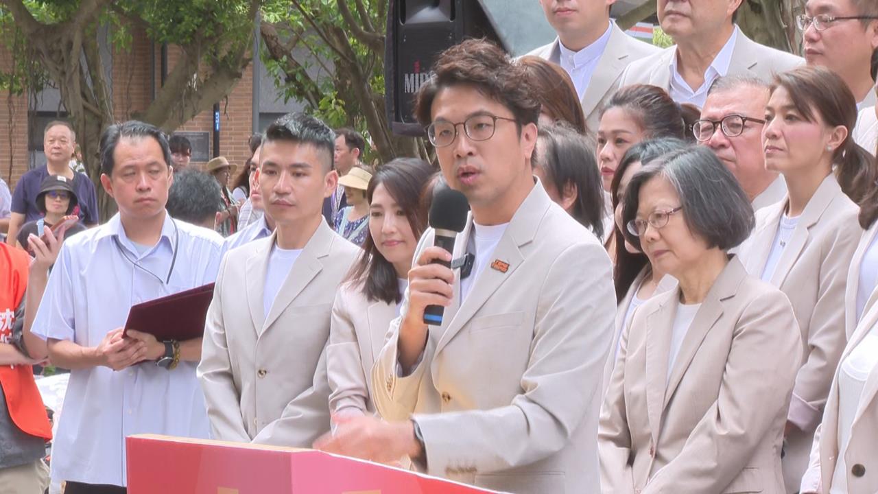 酸爆蔣萬安！沈伯洋登記參選：台北不要只會「生生喝鮮奶」的市長