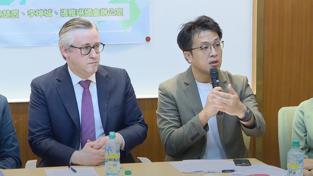 與美智庫交流「英中切換自如」　網讚沈伯洋：技能滿點