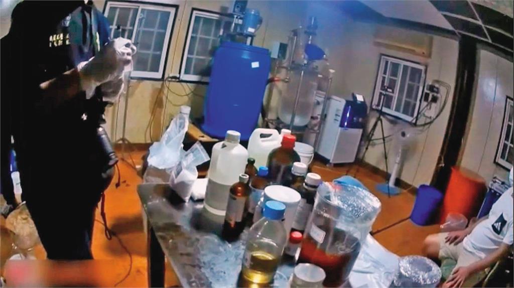 【喪屍菸彈侵校園3】絕命毒師失業了！　喪屍菸彈製作超簡單成毒販最愛