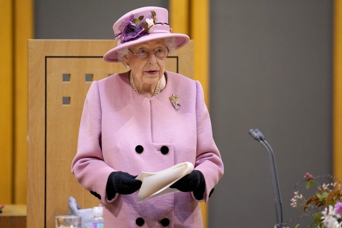 快新聞／英國女王伊麗莎白二世背部扭傷　遺憾缺席國殤紀念日儀式