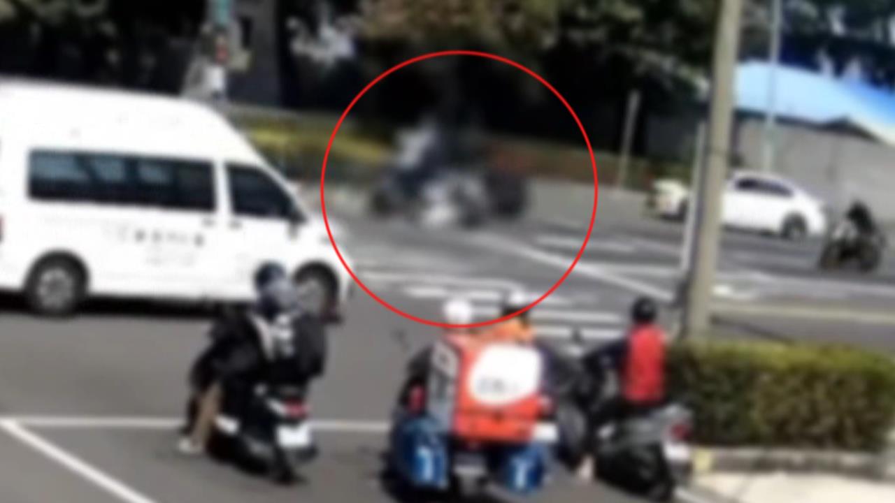 台中女騎士撞前車倒地遭輾　頭部鮮血狂流送醫搶救