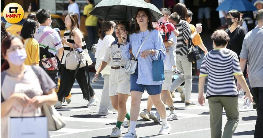 明後天高溫飆33度！勞動節前「雨區擴大」轉濕涼　連假後鋒面再襲