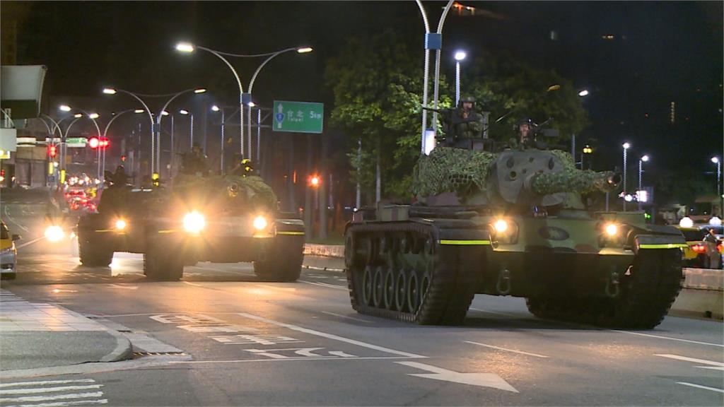 國軍「戰備月」演練 CM11勇虎式戰車開上街