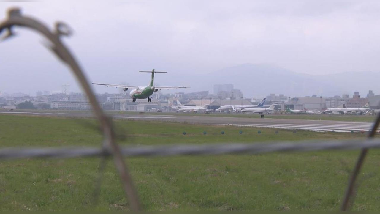 最新／大雷雨開轟！松山機場暫停地面作業　部分航班延誤