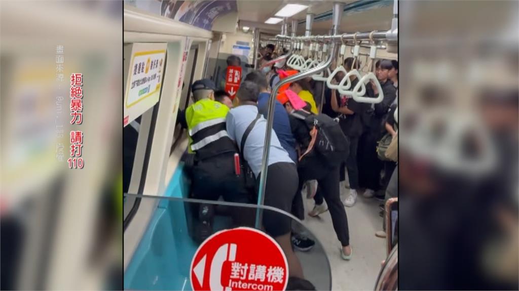 不滿車廂遭推擠扭打！　好心男勸架「反被咬」傷勢曝光