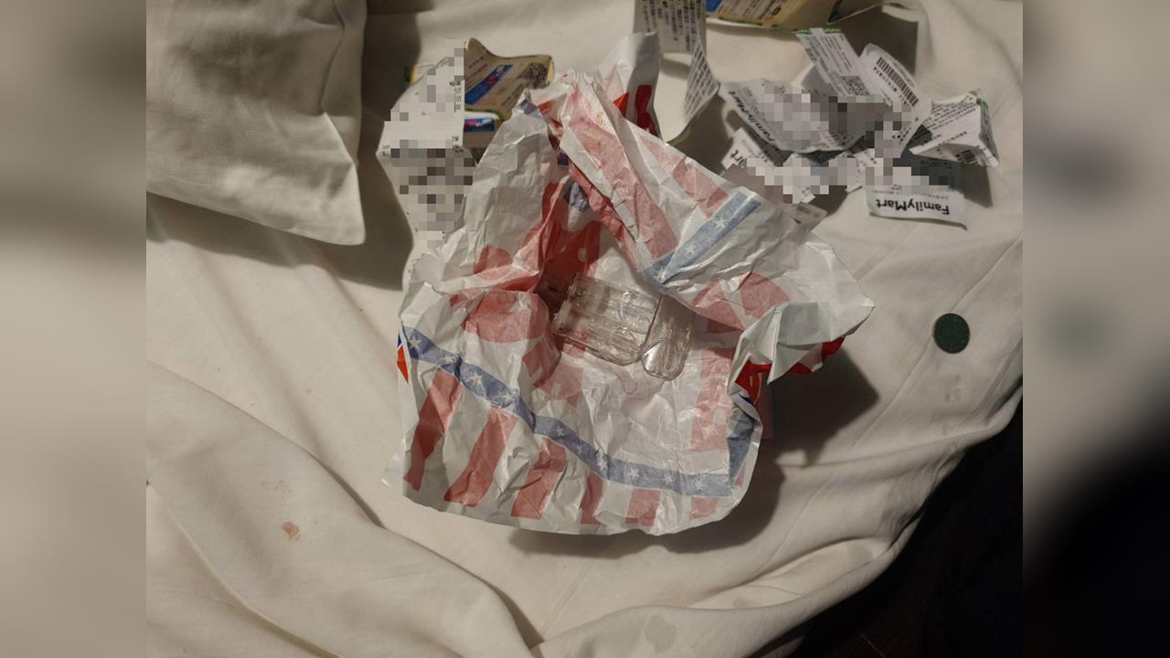 大亨堡包裝紙藏「不明煙彈」棄置旅館 警溯源查獲槍彈