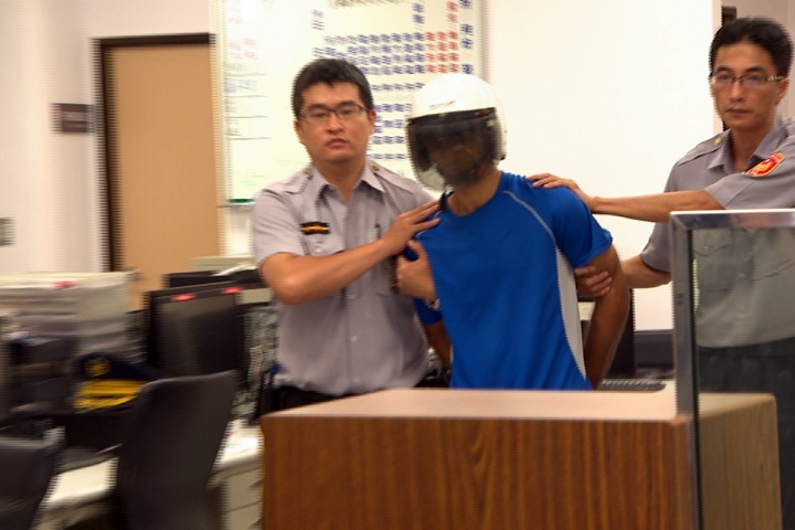 伊朗籍男再度大暴走！打完警察又毆司機