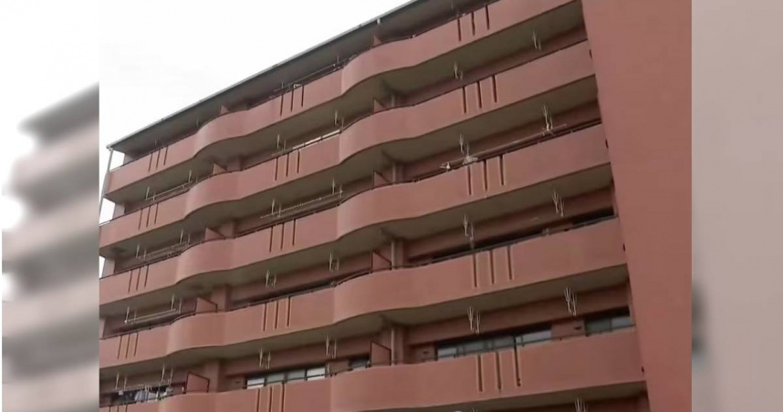 25歲男子與妻爭執情緒失控　從6樓丟下4歲、1歲女兒！被警當場逮捕