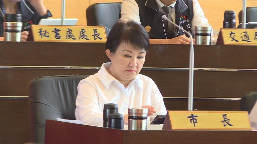 盧秀燕曝合照曾遭摸臀　喊話姊姊妹妹用「這招」對抗色狼
