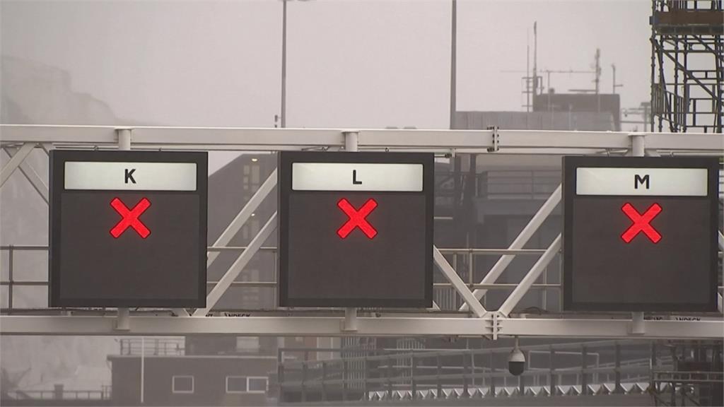 英國幾乎成孤島！貨櫃車卡英法邊境 賣場貨架被掃空